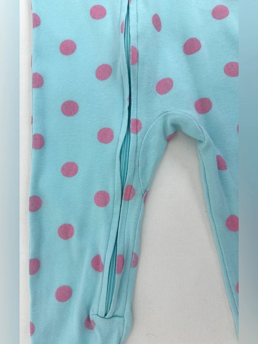 Carter's girl’s  Light Blue One-Piece with Pink Polka Dots, Seahorse.  Size 2T.